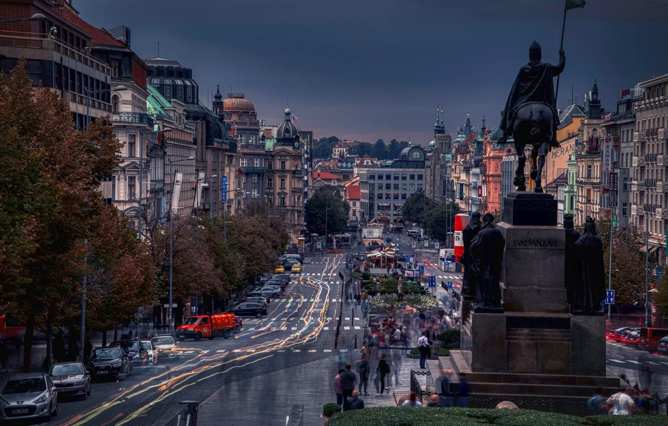 Фото обои машины, улица, проспект, здания, дома, Прага, Чехия, памятник
