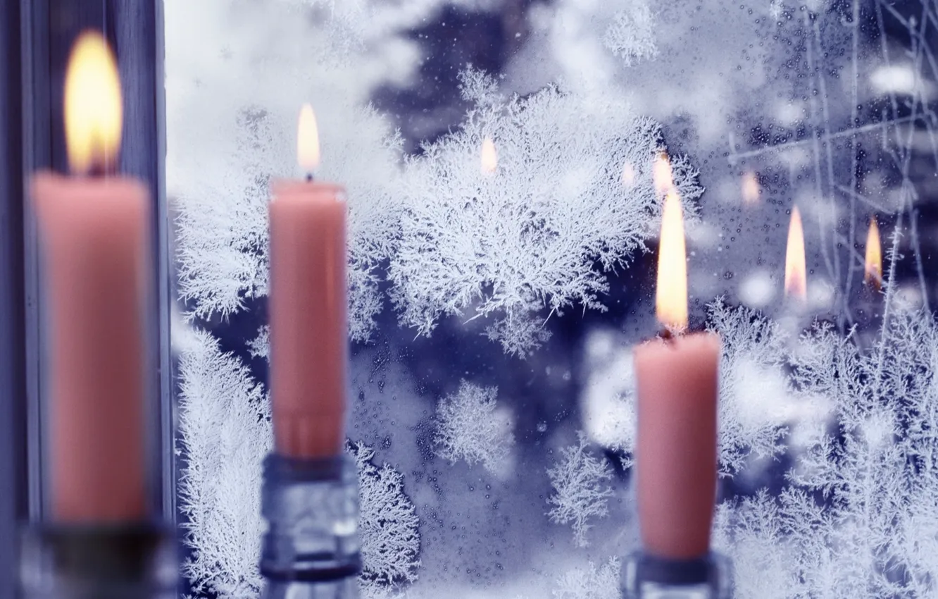 Фото обои узор, свечи, окно, мороз, стукло
