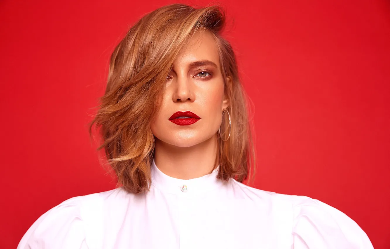 Фото обои взгляд, поза, макияж, актриса, певица, hair, Наталья Ионова, Глюко́за