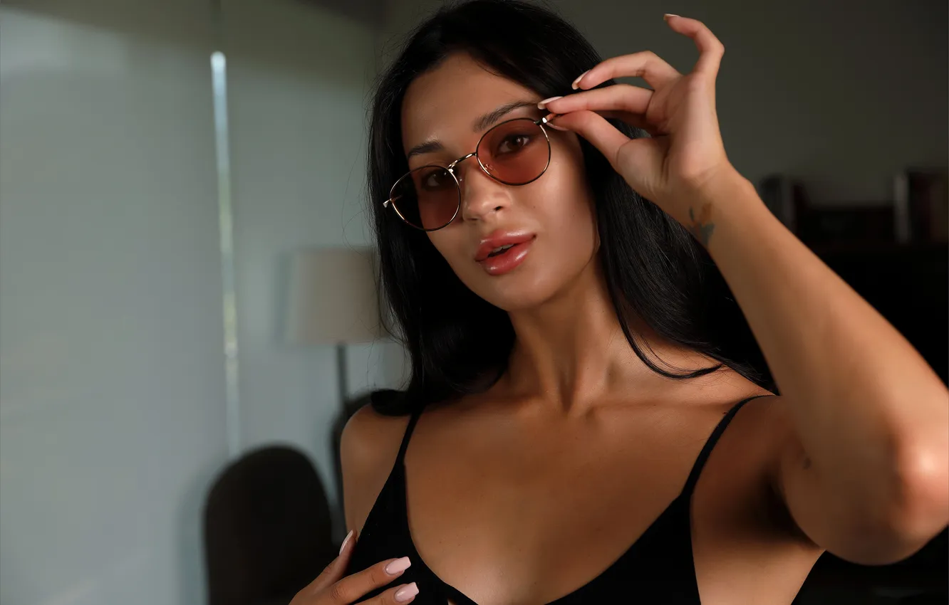 Фото обои model, awesome, Aria, glasses, gorgeous, photoshoot, posing, beautiful face
