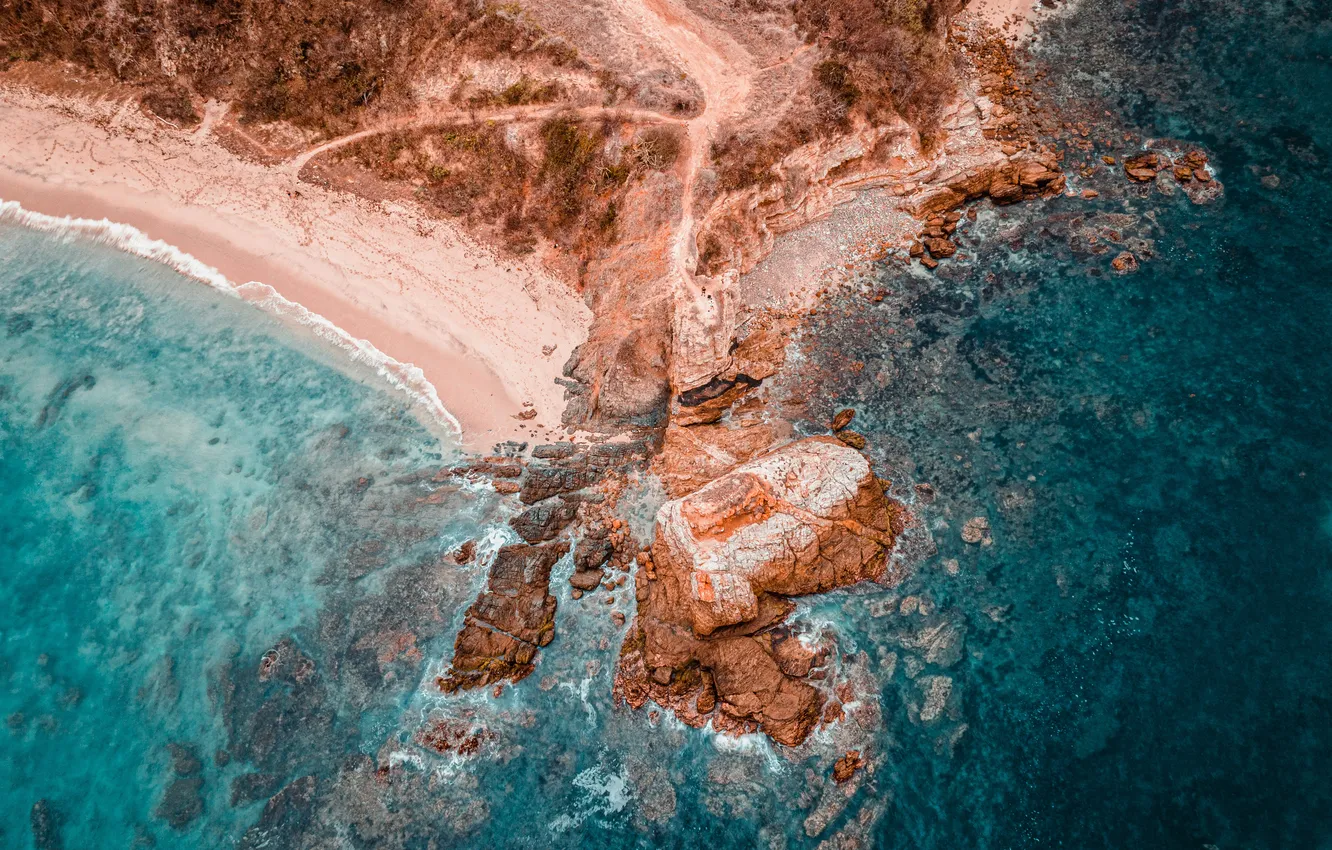 Фото обои Вода, Песок, Море, Пляж, Волны, Скала, Берег, Камни