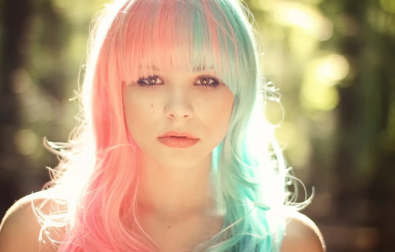 Фото обои волосы, цветные, Julia, боке, солнечный свет