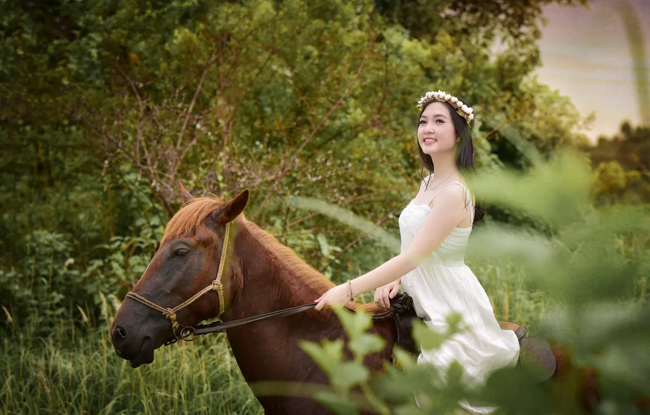 Фото обои лето, лицо, улыбка, конь, лошадь, платье, азиатка