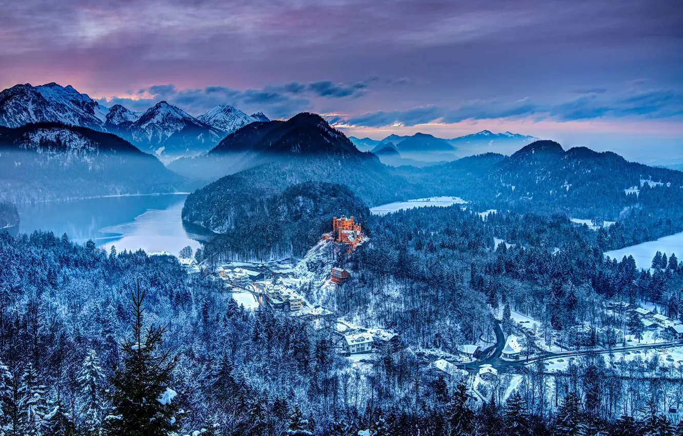 Фото обои зима, лес, снег, горы, замок, Германия, озёра, Хоэншвангау