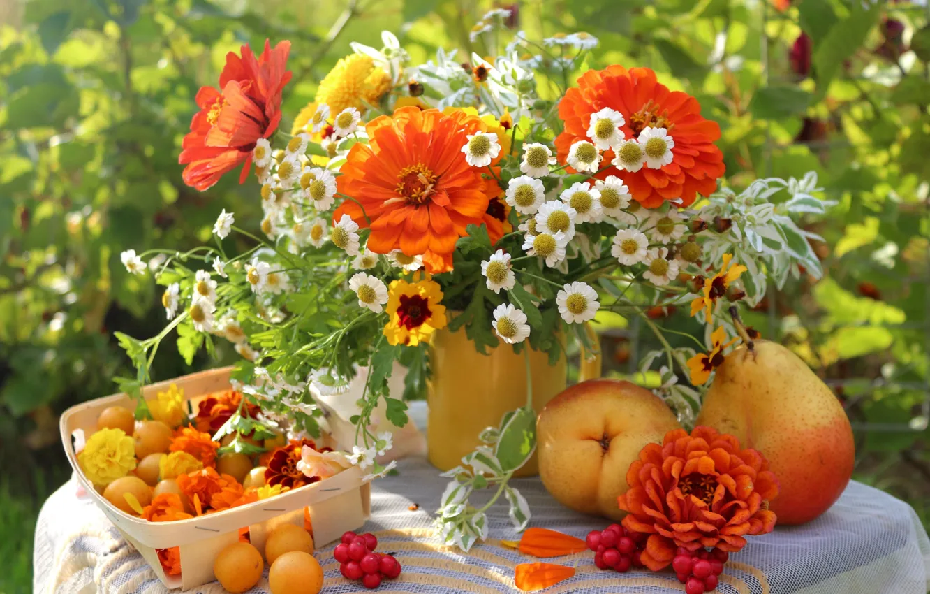 Фото обои букет, фрукты, натюрморт, груши, столе, цветов, летний сад, алыча.
