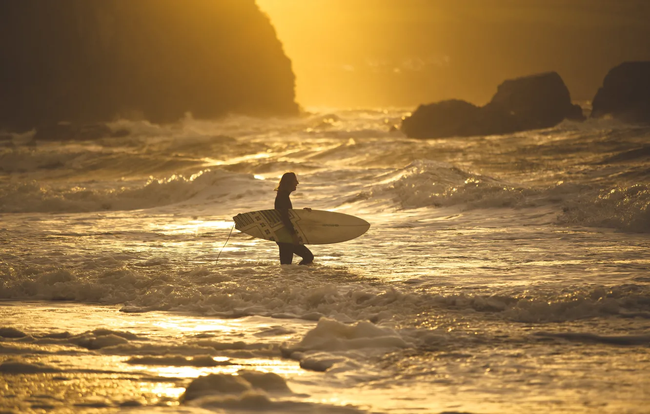 Фото обои волны, пляж, закат, серфер, серфинг, экстремальный спорт, доски для серфинга