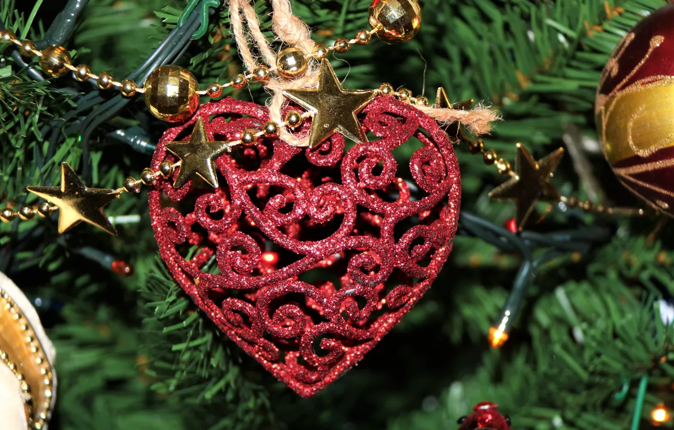 Фото обои звезды, шарики, праздник, красное, узор, сердце, блеск, Рождество