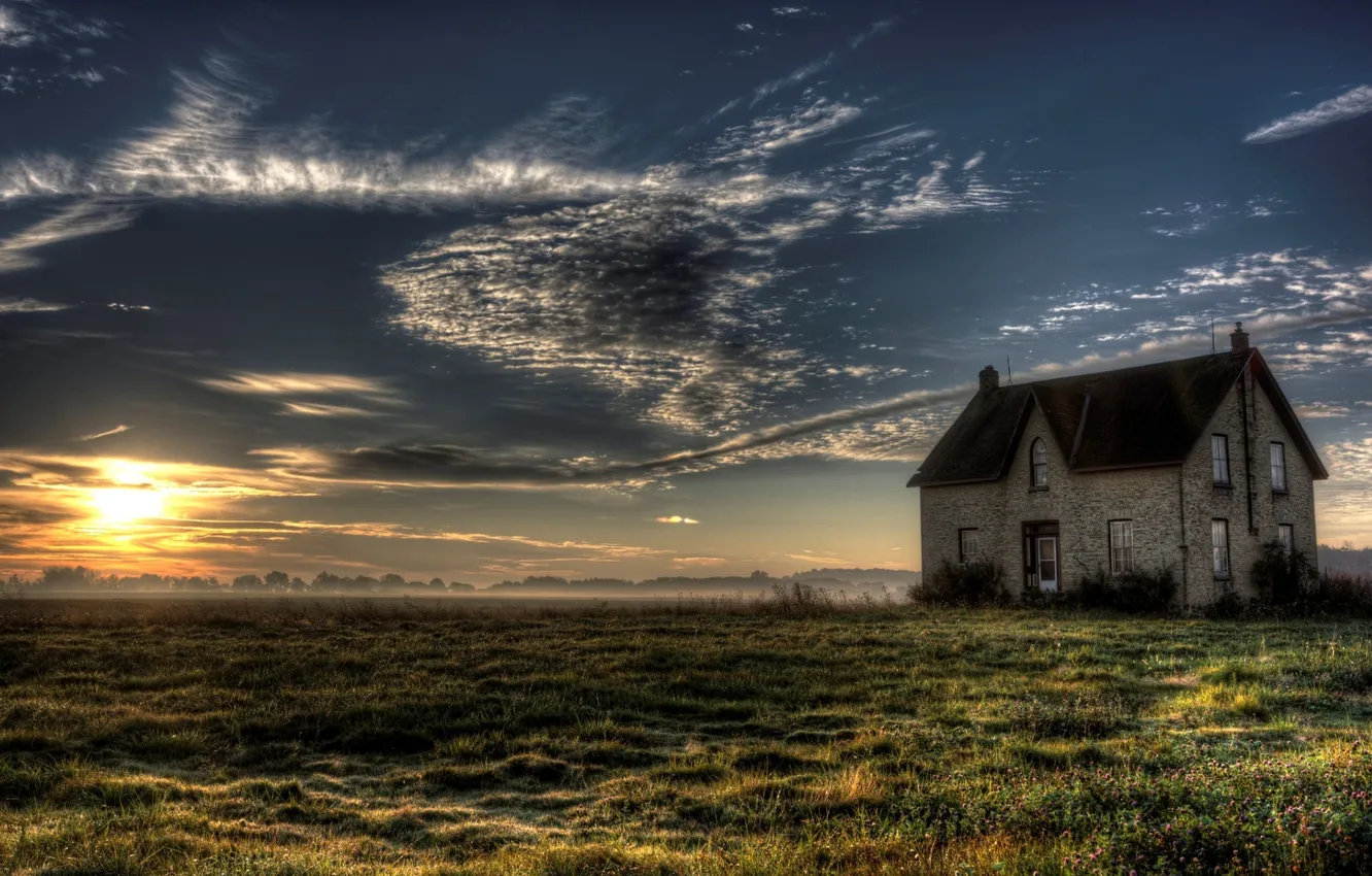 Фото обои поле, закат, дом
