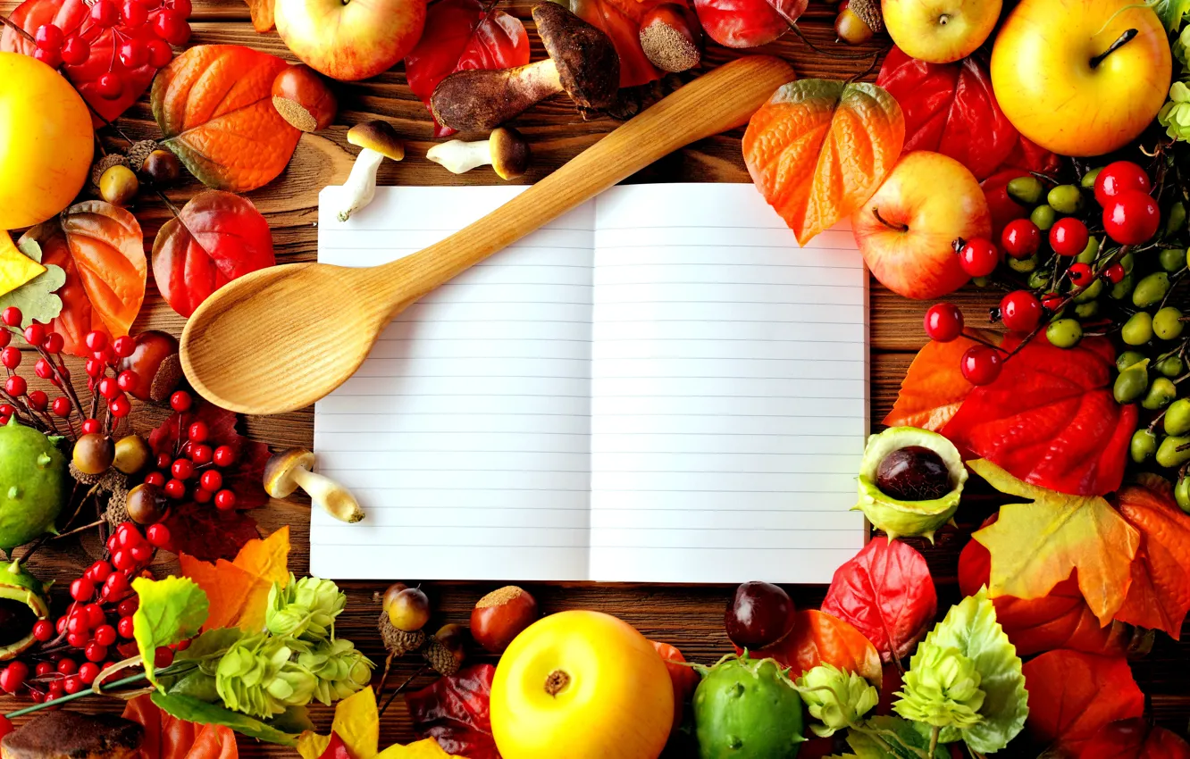 Фото обои осень, листья, ягоды, стол, яблоки, грибы, шиповник, ложка