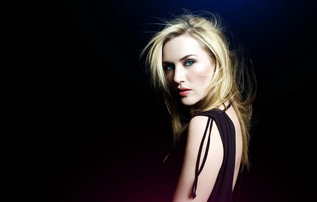 Фото обои взгляд, блондинка, черный фон, Kate Winslet, Кейт Уинслет