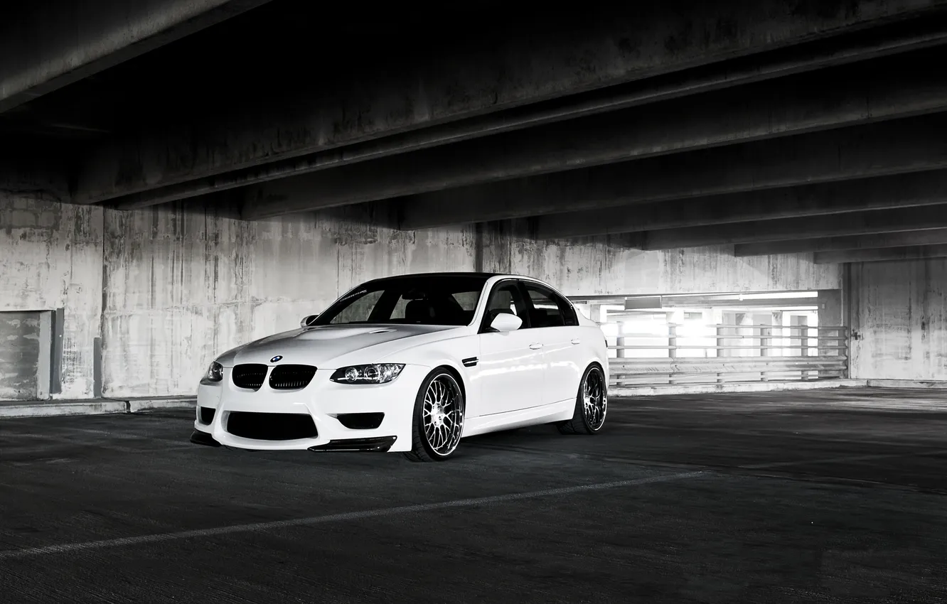 Фото обои белый, бмв, BMW, парковка, white, E90