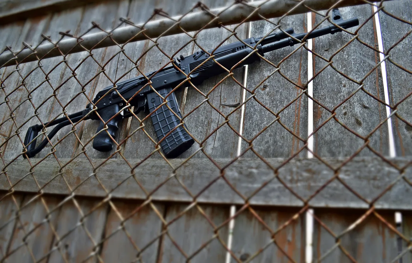 Фото обои забор, ружьё, карабин, Сайга, самозарядное
