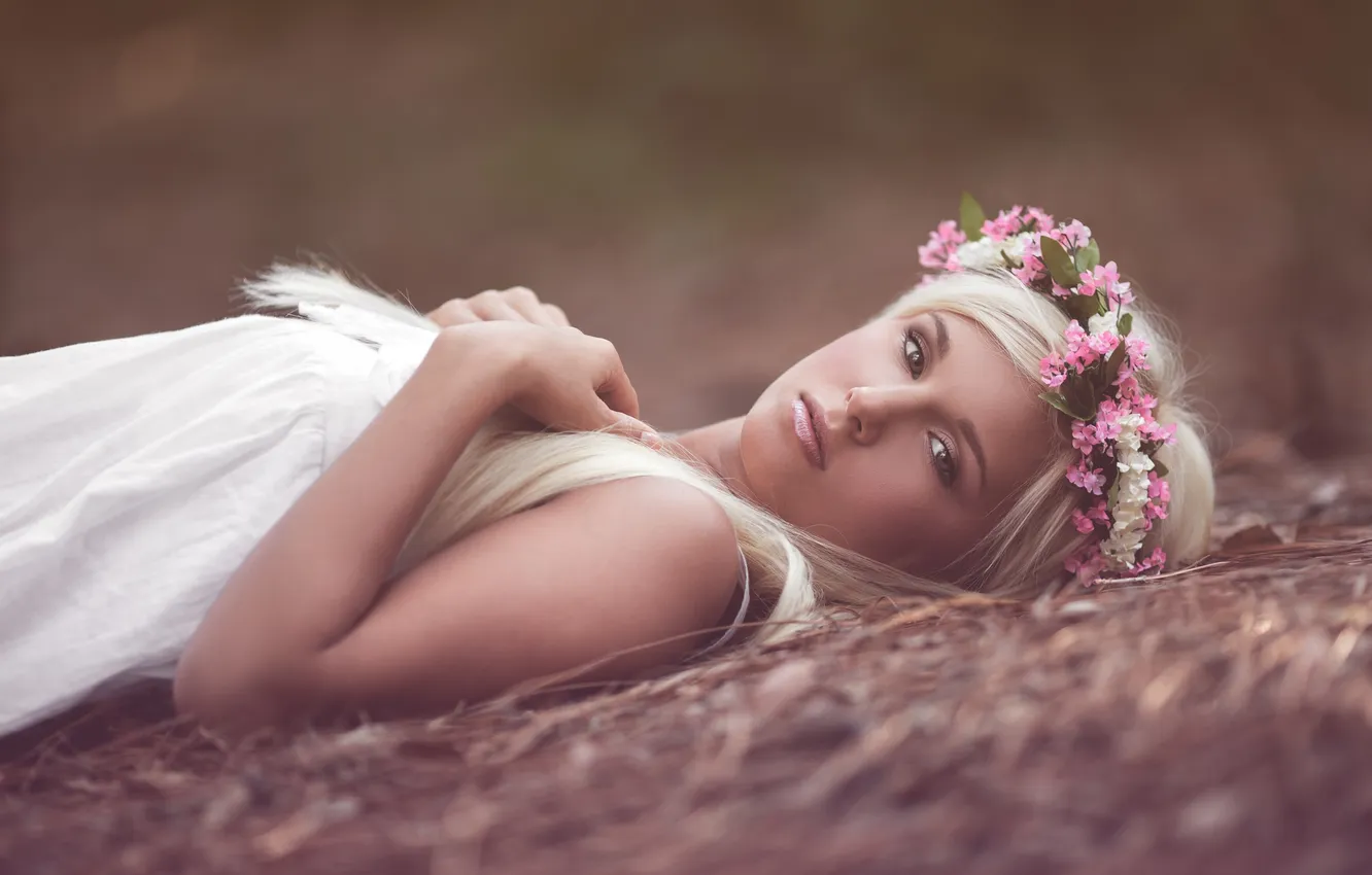 Фото обои взгляд, венок, Anna Elizabeth Truett