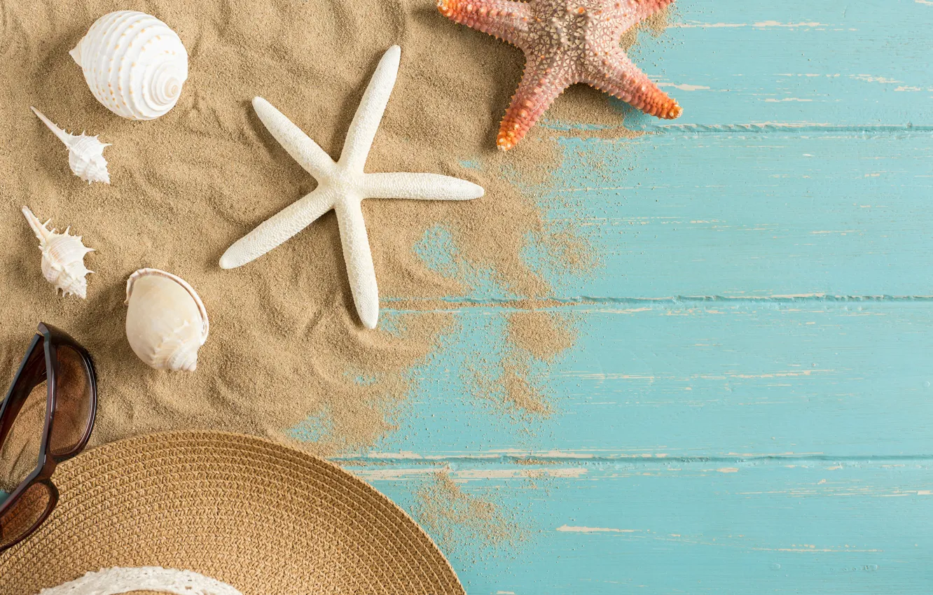 Фото обои песок, пляж, лето, отдых, звезда, шляпа, ракушки, summer