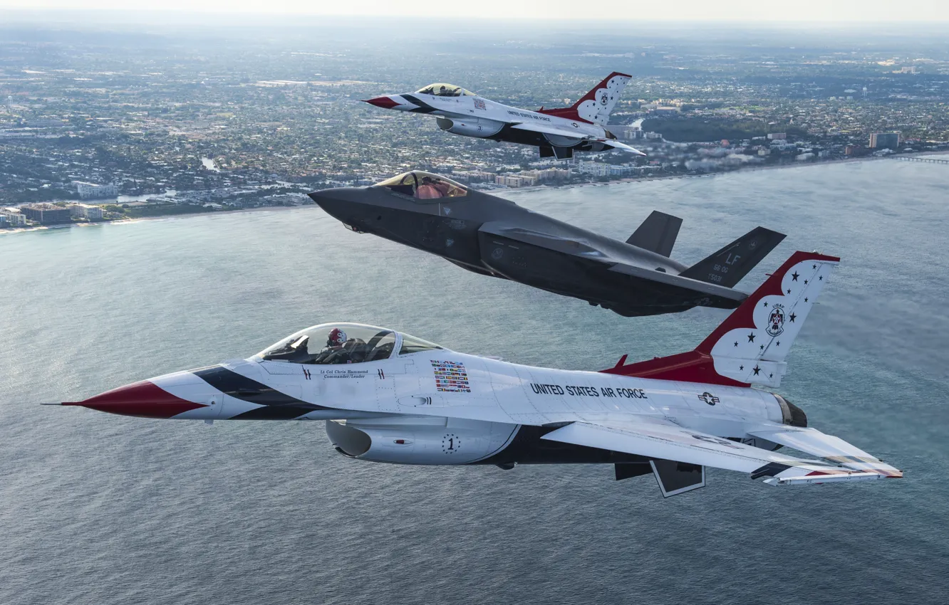 Фото обои море, полет, город, истребители, F-16, Thunderbird, F-35A