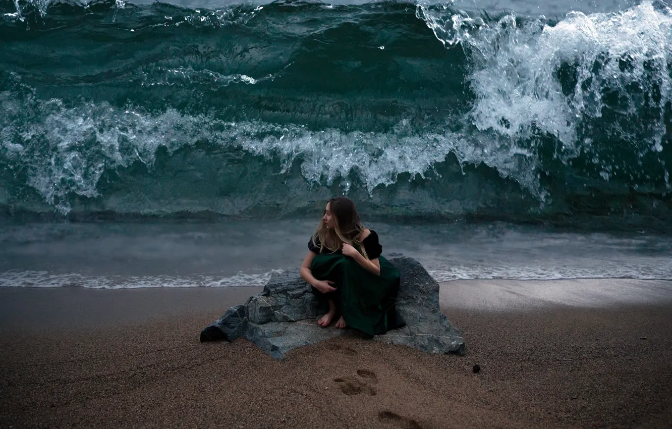 Фото обои девушка, берег, волна