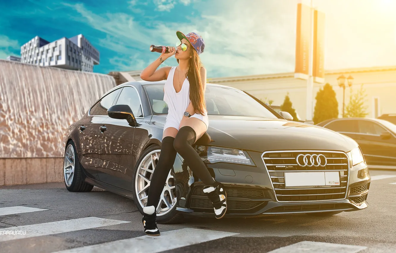 Фото обои авто, девушка, Audi, Девушки, очки, кепка