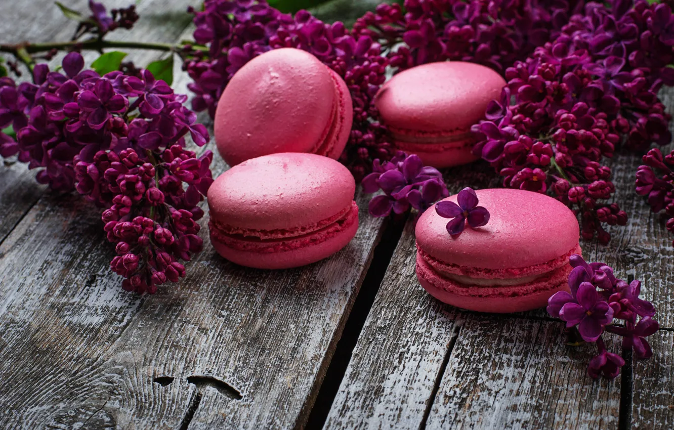 Фото обои wood, pink, flowers, сирень, macaroons, macaron, lilac, макаруны