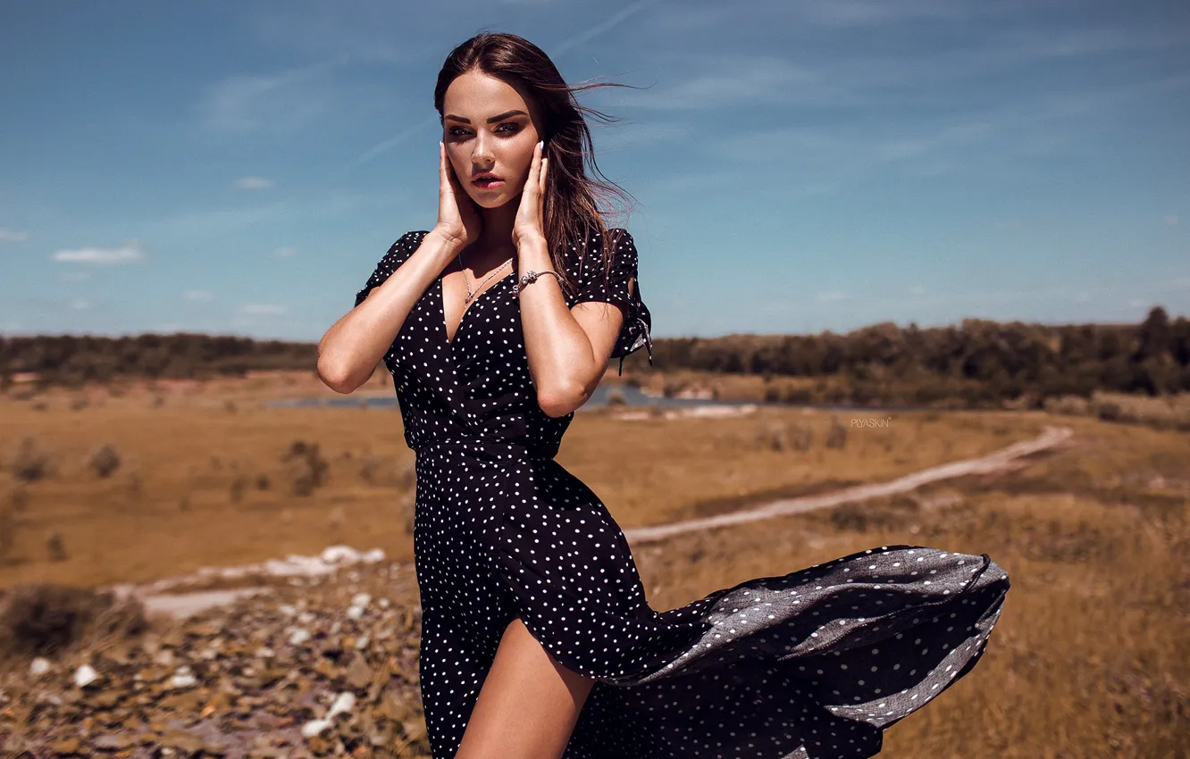 Фото обои ветер, Девушка, платье, Vitaly Plyaskin