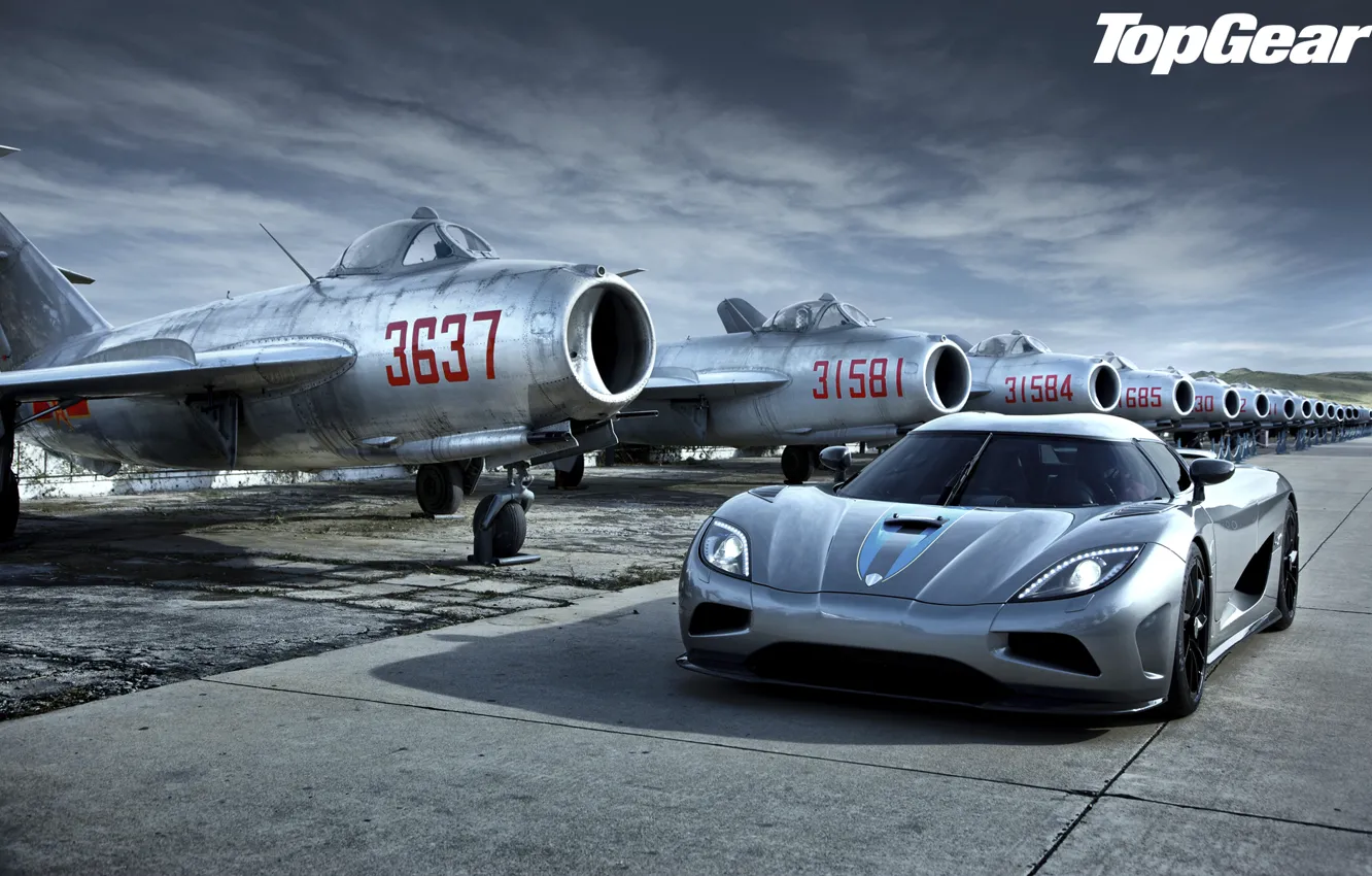 Фото обои небо, фары, Koenigsegg, истребители, суперкар, top gear, передок, самолёты