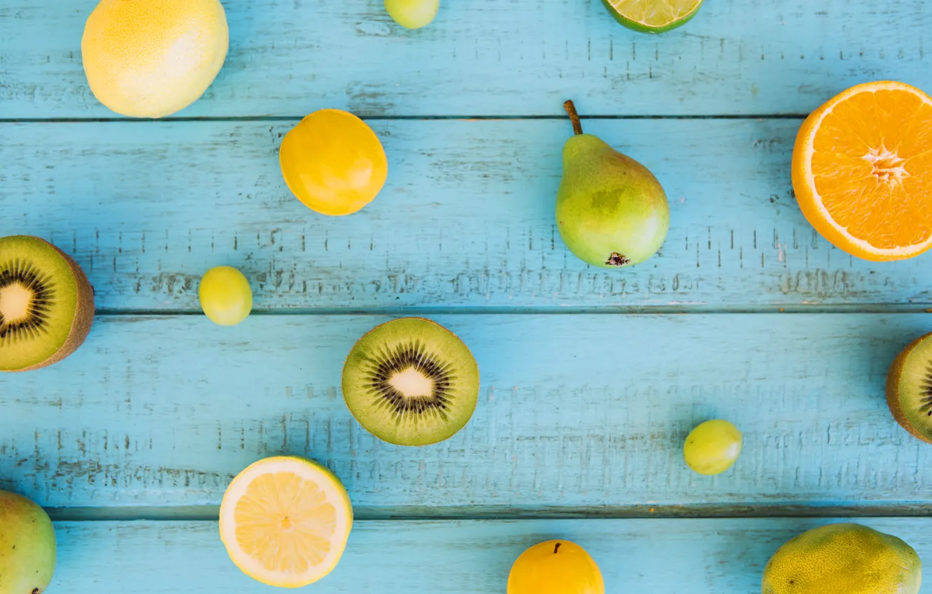 Фото обои лимон, апельсин, киви, фрукты, wood, голубой фон, grape, fruits