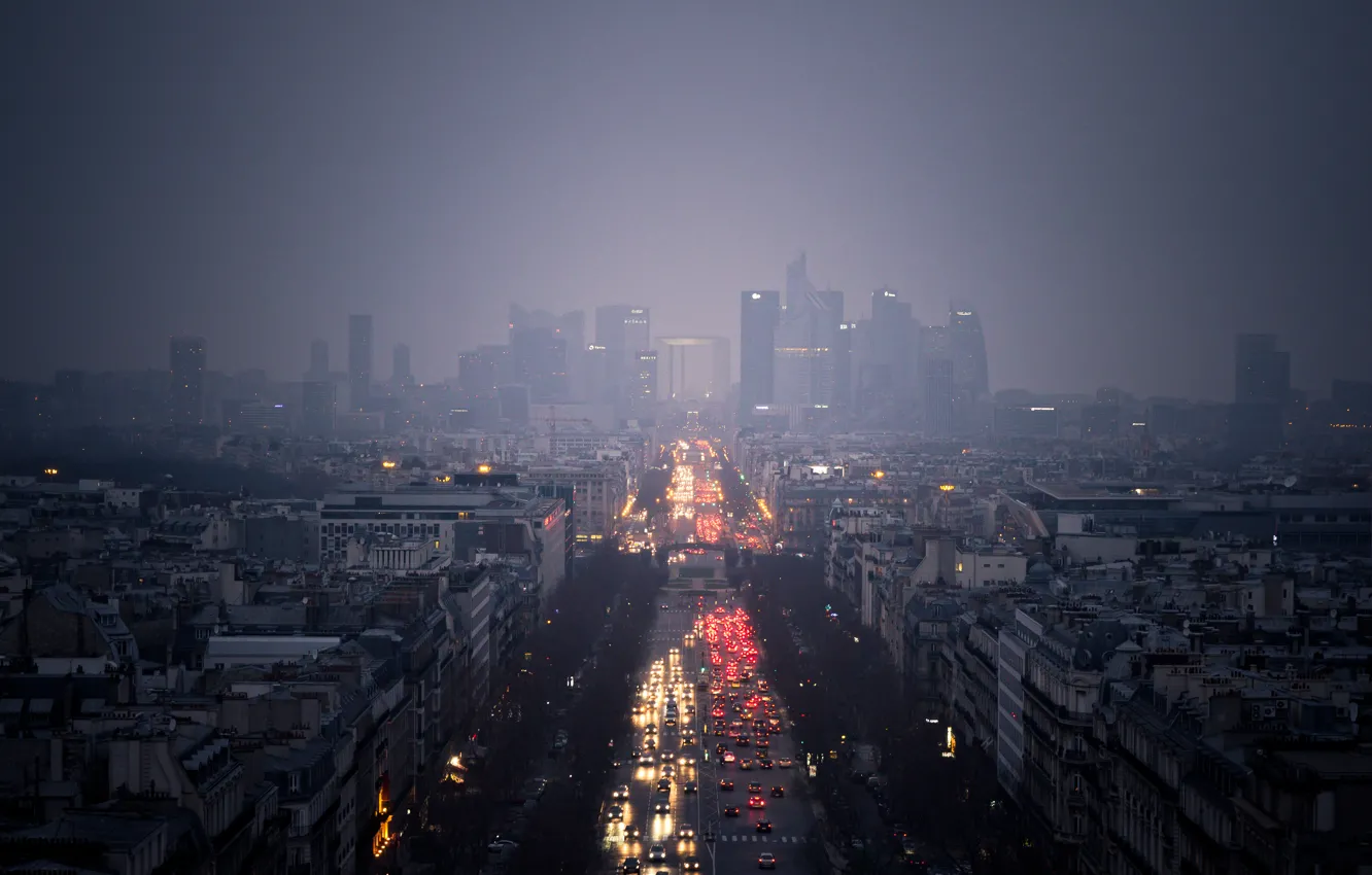 Фото обои дорога, облака, машины, город, огни, дождь, пасмурно, небоскребы