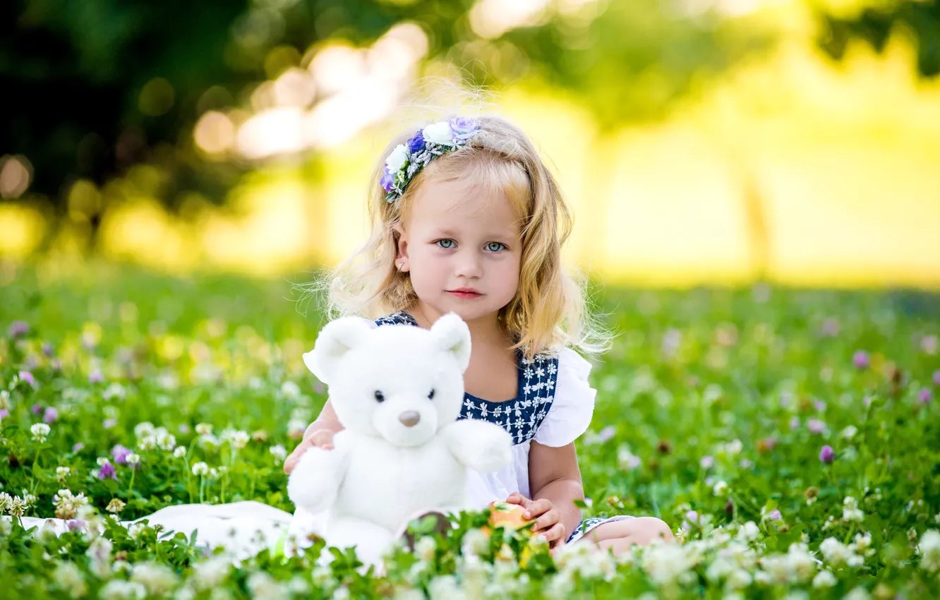 Фото обои лето, трава, игрушка, ребенок, мишка, девочка, girl, bear
