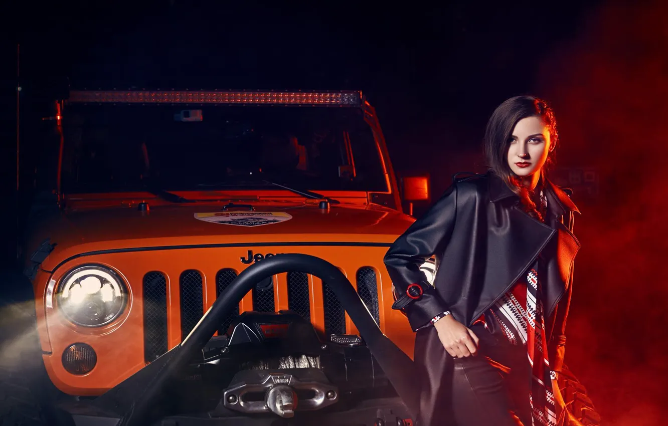 Фото обои авто, взгляд, ночь, Девушки, красивая девушка, Jeep, позирует над машиной