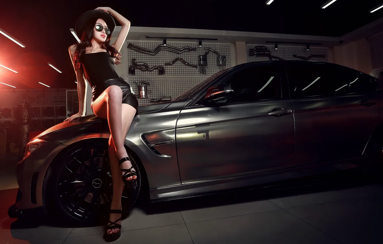 Фото обои авто, взгляд, Девушки, шляпа, BMW, очки, азиатка, красивая девушка