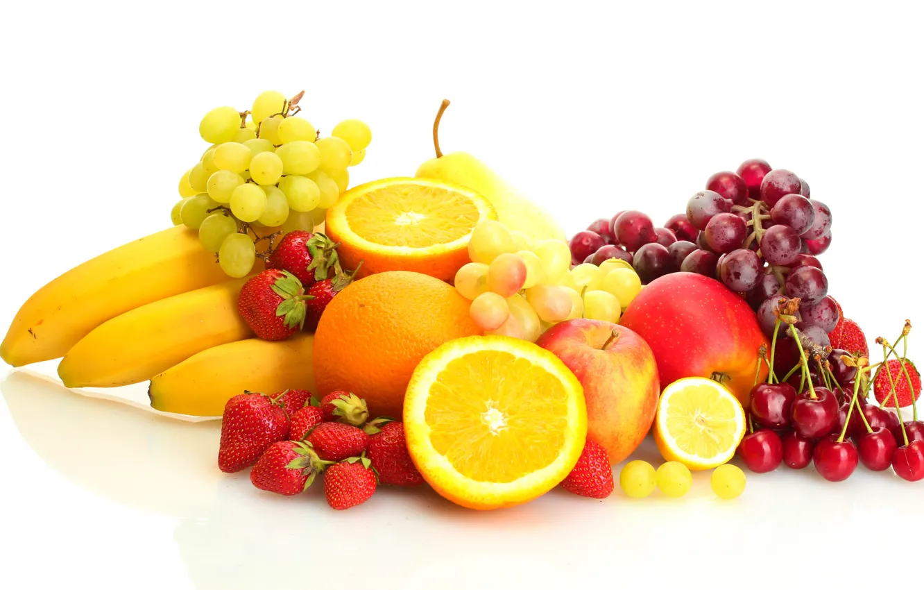 Фото обои ягоды, лимон, яблоки, апельсины, клубника, виноград, бананы, белый фон