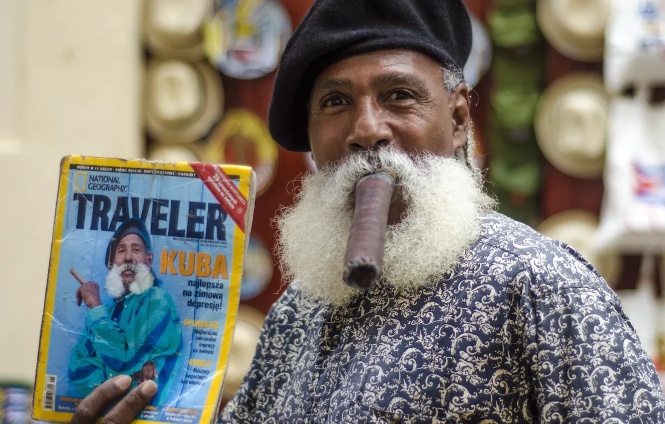 Фото обои усы, мужик, сигара, журнал, Куба, Гавана