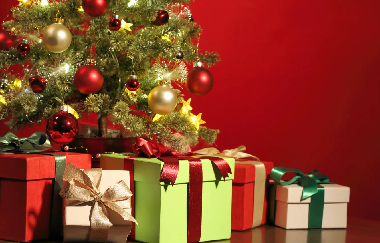 Фото обои украшения, красный, шары, елка, лента, подарки, Новый год, red
