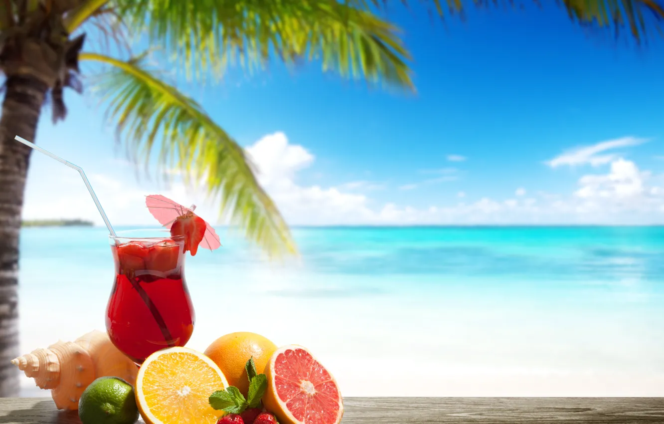 Фото обои тропики, пальма, зонтик, апельсин, ракушка, клубника, коктейль, лайм