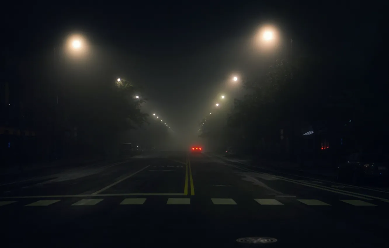 Фото обои дорога, ночь, город, фонари, автомобили