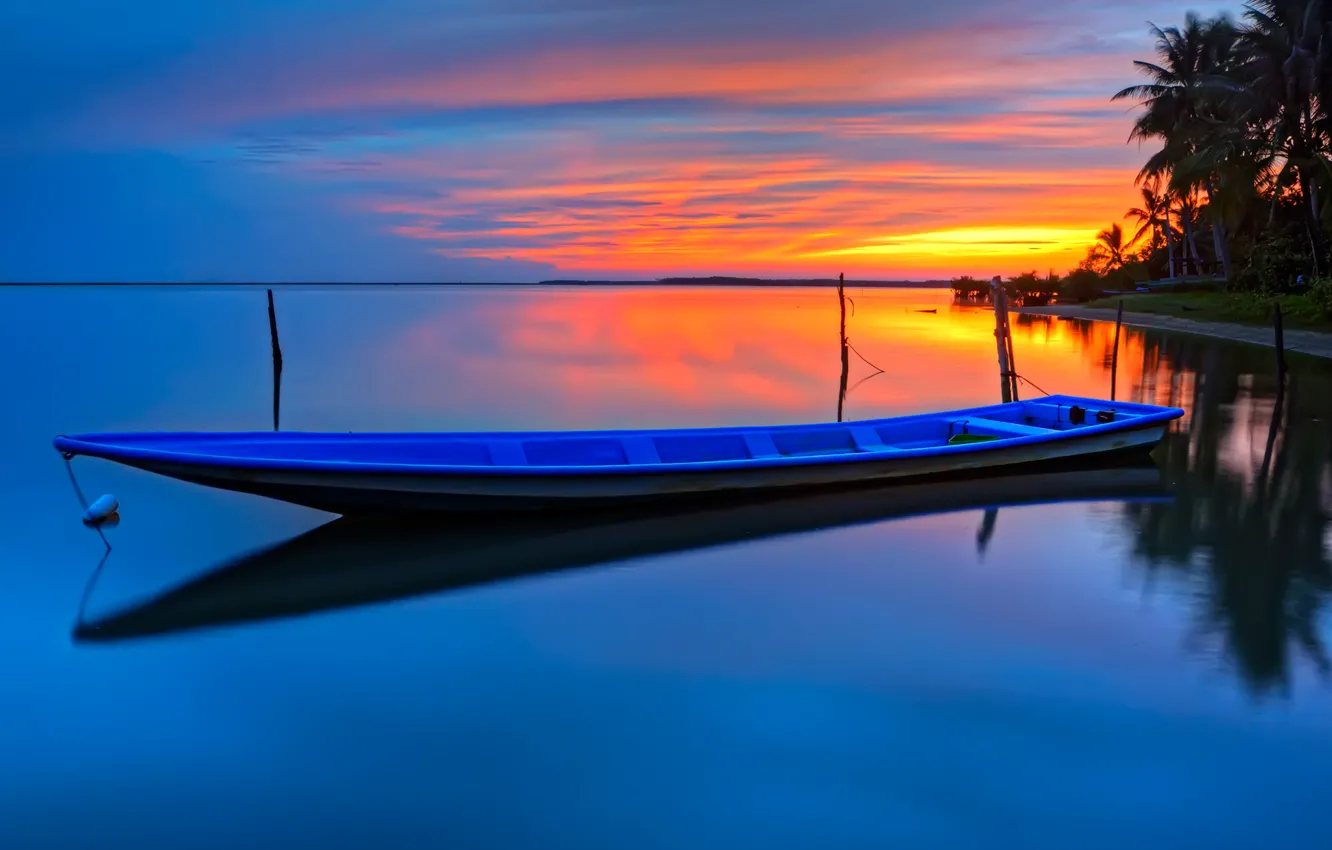 Фото обои пляж, закат, пальмы, лодка