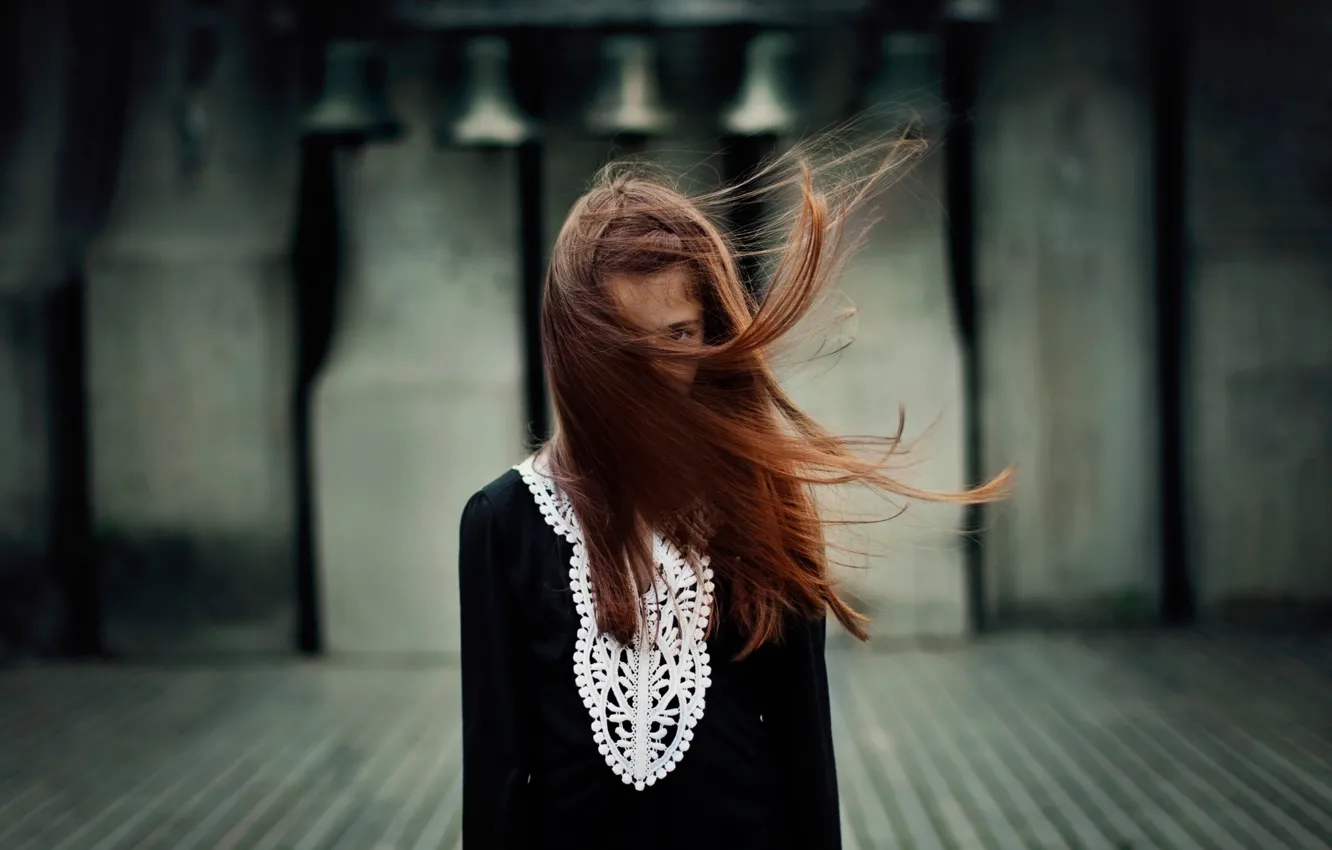 Фото обои ветер, волосы, портрет, девочка