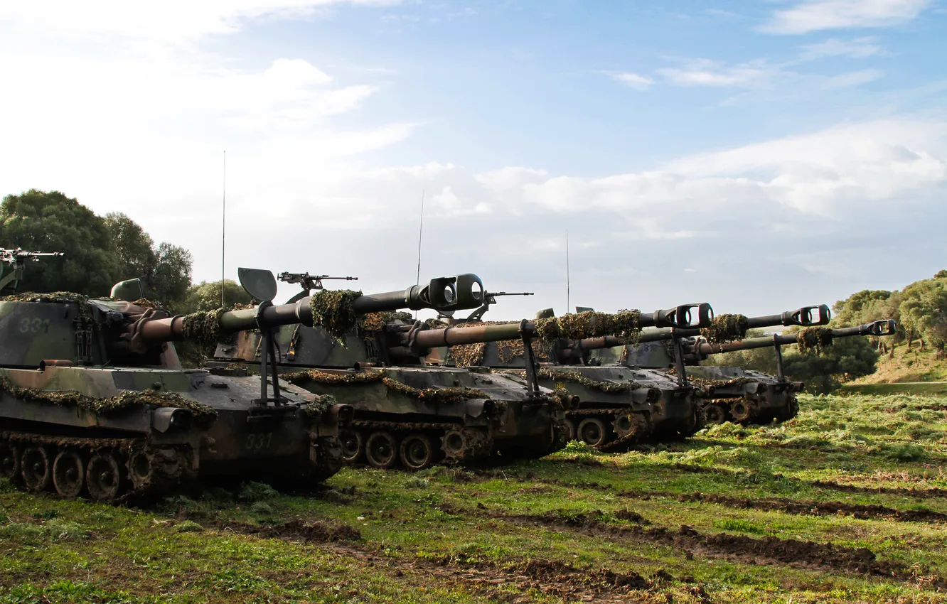 Фото обои поле, установки, (САУ), самоходные, M109, артиллерийские