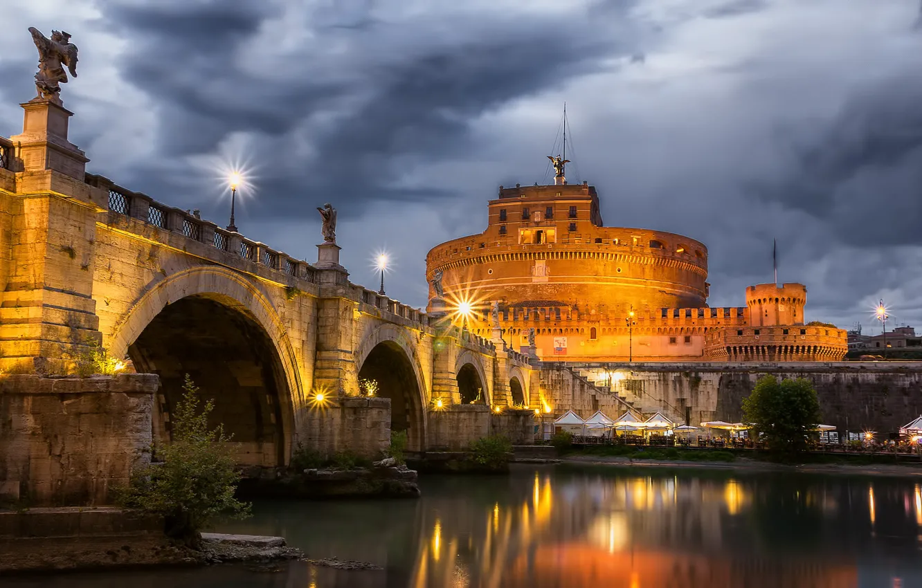 Фото обои тучи, мост, город, река, камни, вечер, освещение, Рим