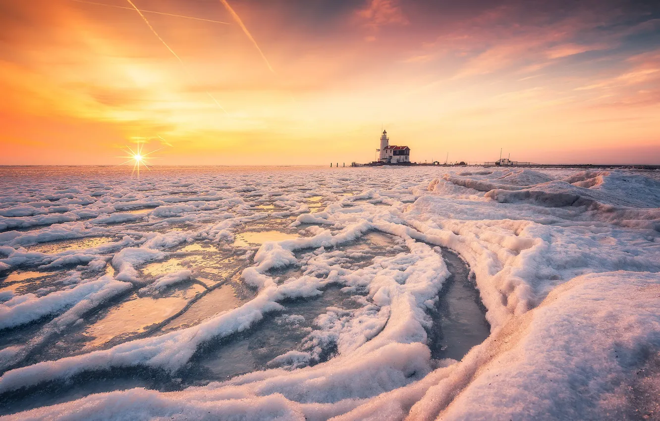 Фото обои зима, море, закат, берег, маяк