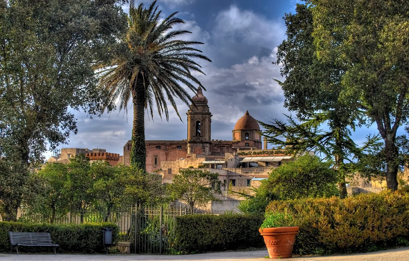 Фото обои деревья, скамейка, забор, Италия, церковь, Italy, вазон, Sicily