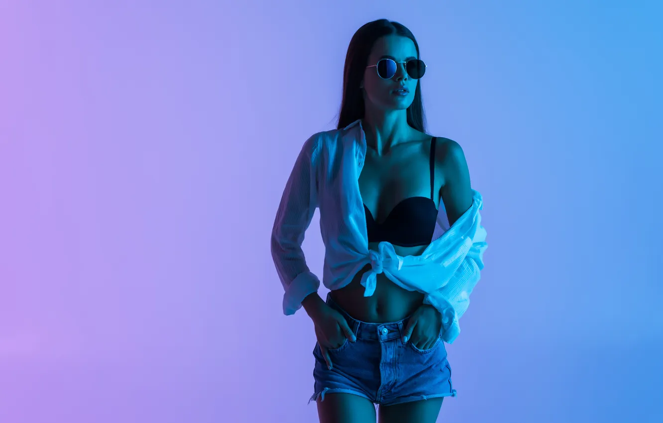 Фото обои sexy, woman, young, shirt, sunglasses, short