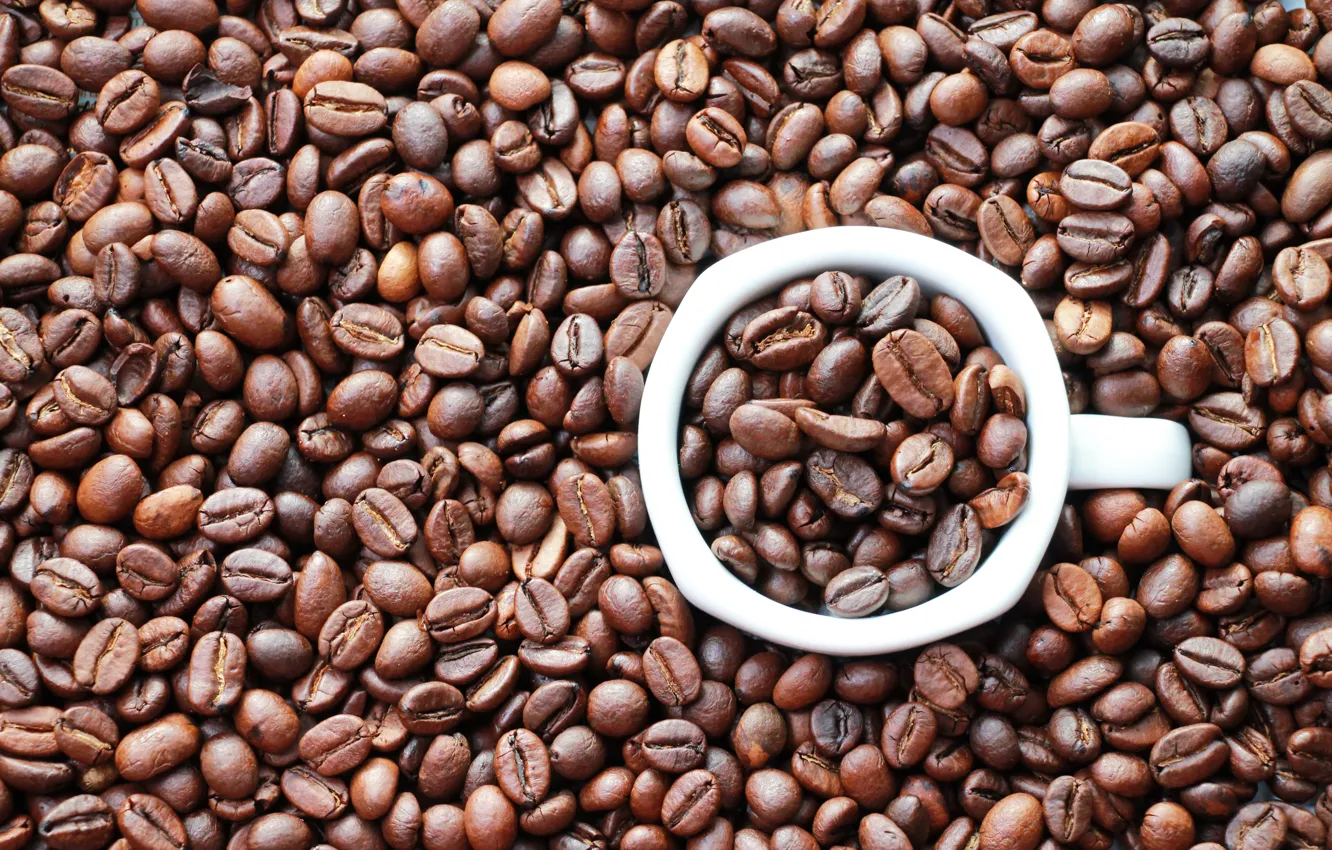 Фото обои фон, настроения, кофе, зерна, круг, кружка, картинка, кофейные зёрна