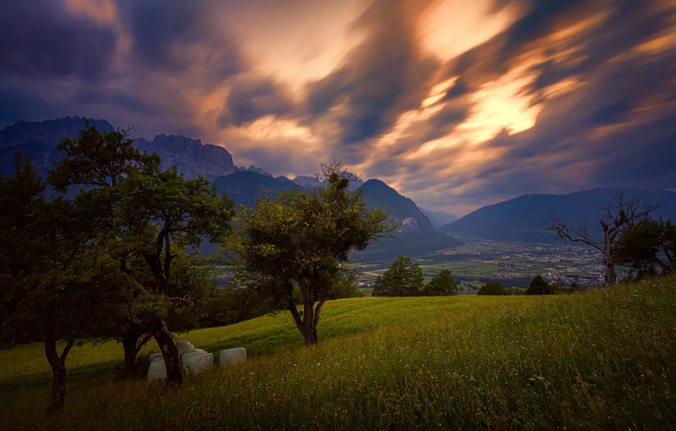 Фото обои небо, облака, деревья, горы, Австрия, долина, Альпы, луг