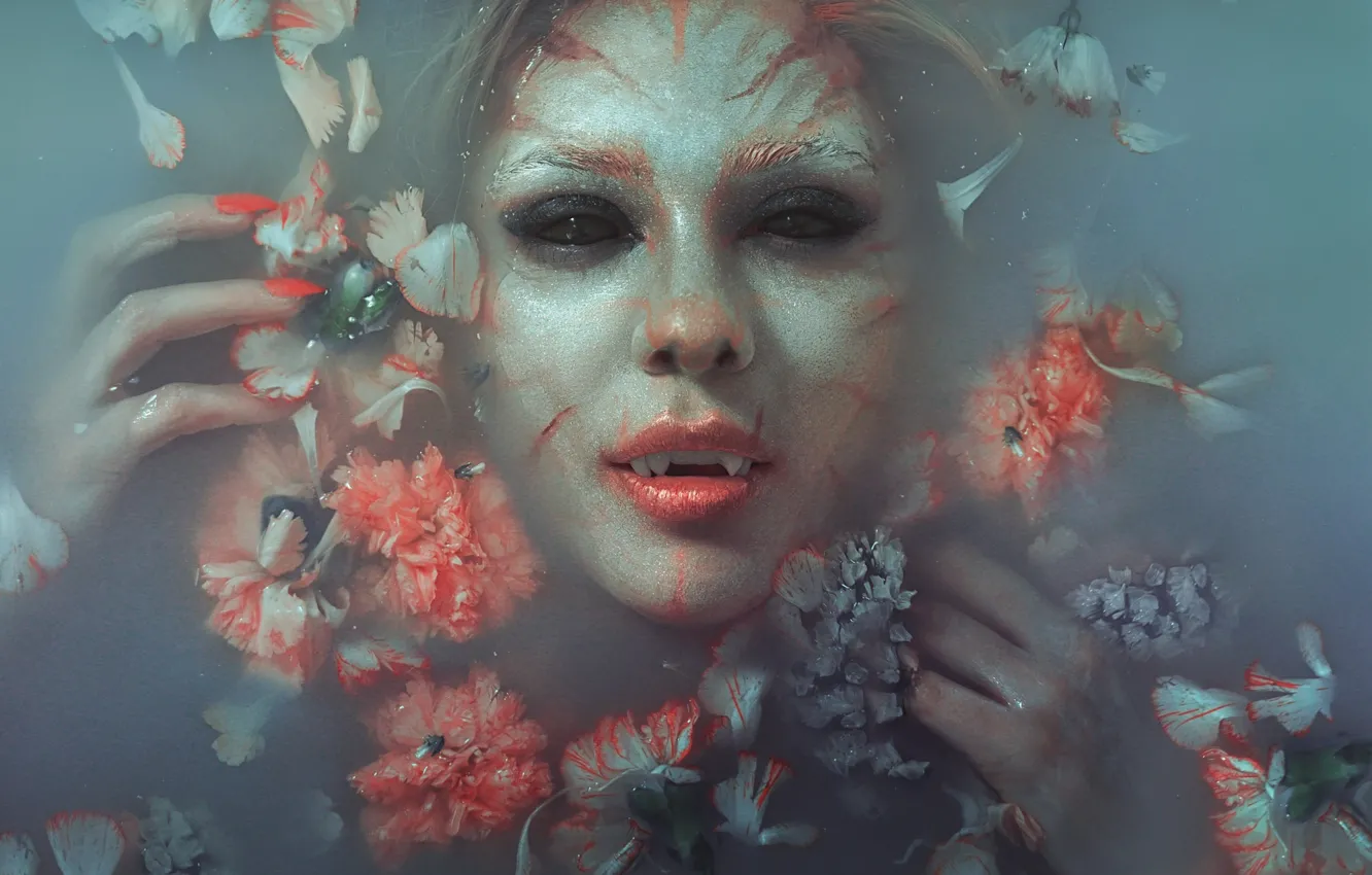 Фото обои вода, цветы, лицо, модель, макияж, вампир