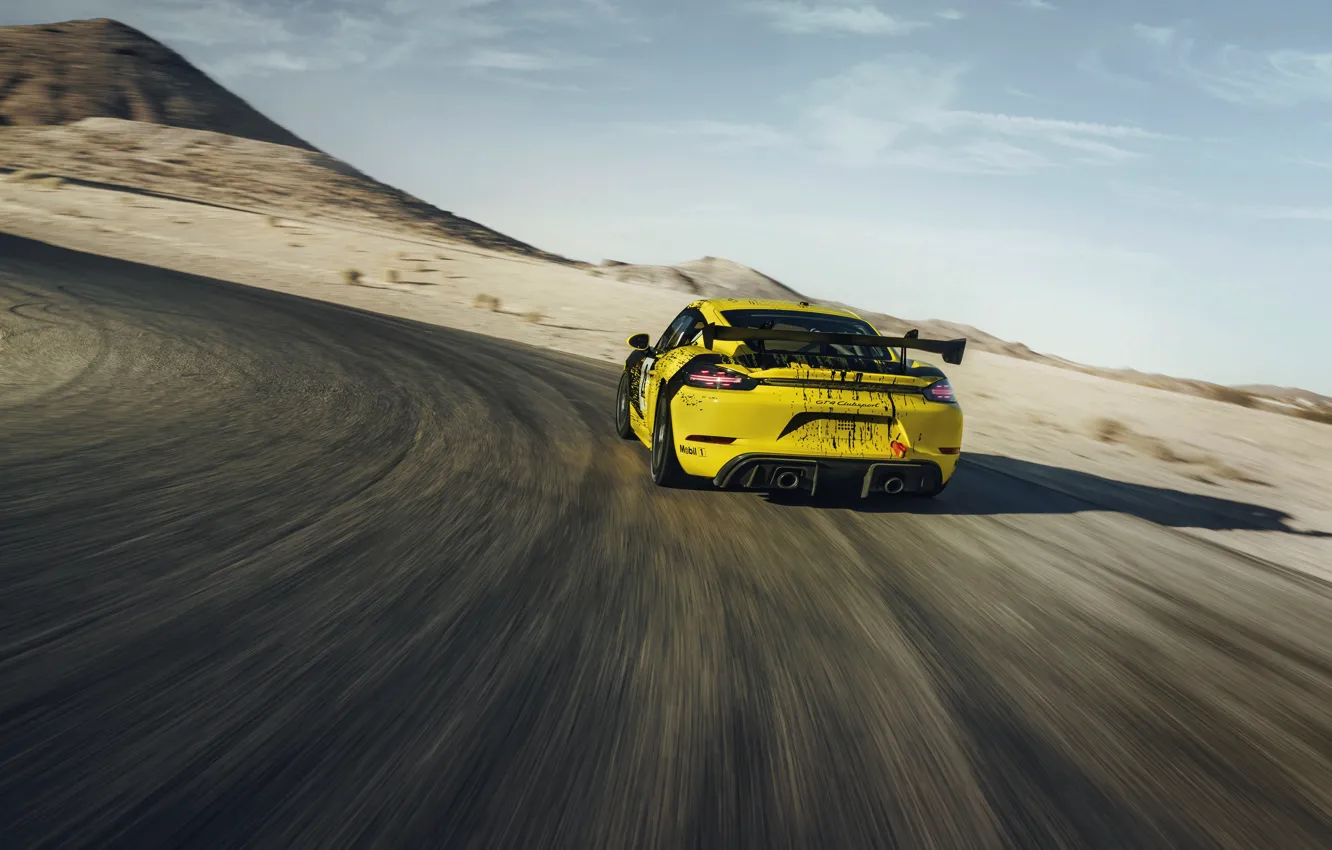 Фото обои купе, скорость, Porsche, поворот, Cayman, 718, 2019, чёрно-жёлтый