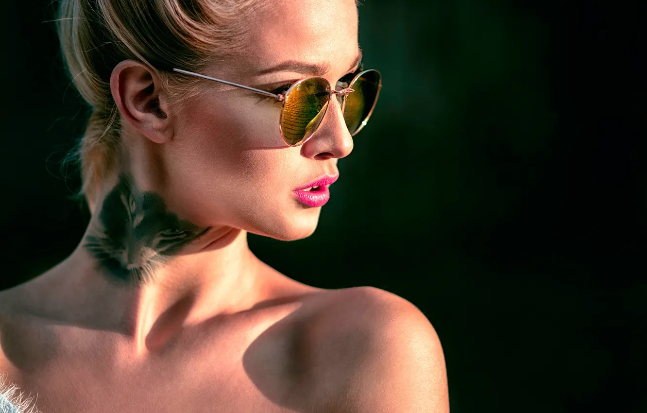 Фото обои взгляд, тату, очки, Summer, Katy Sendza
