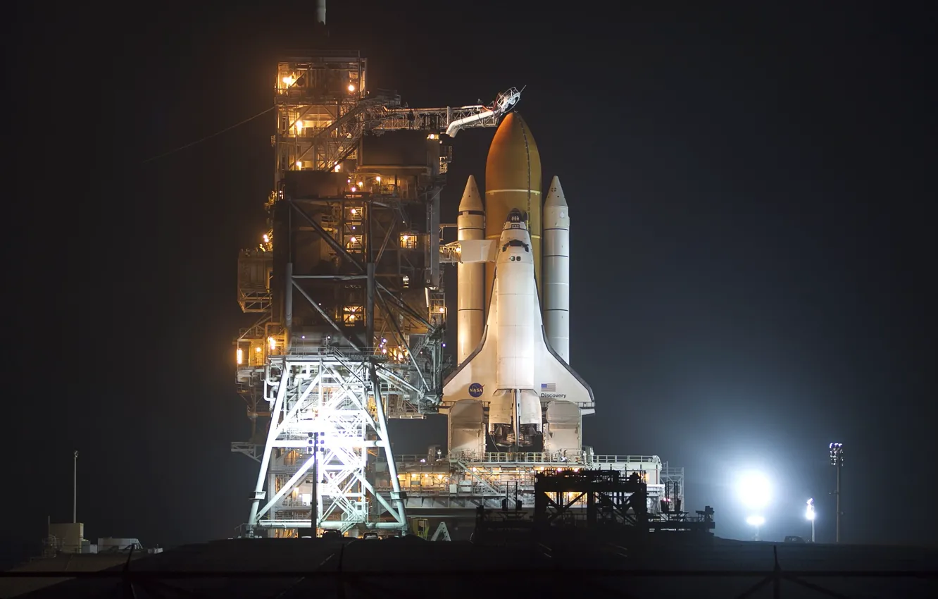 Фото обои ночь, NASA, Discovery, подготовка, Space Shuttle, Спейс Шаттл