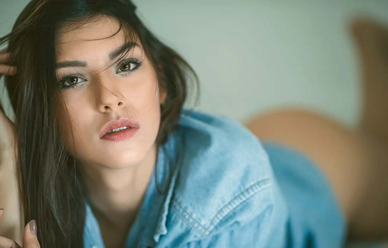 Фото обои girl, hot, sexy, eyes, smile, beautiful, figure, model