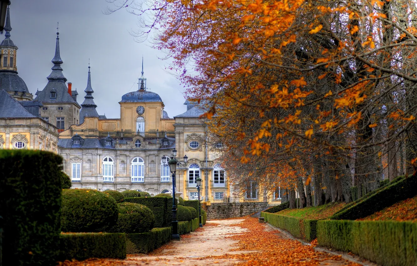 Фото обои осень, фонари, аллея, дворец