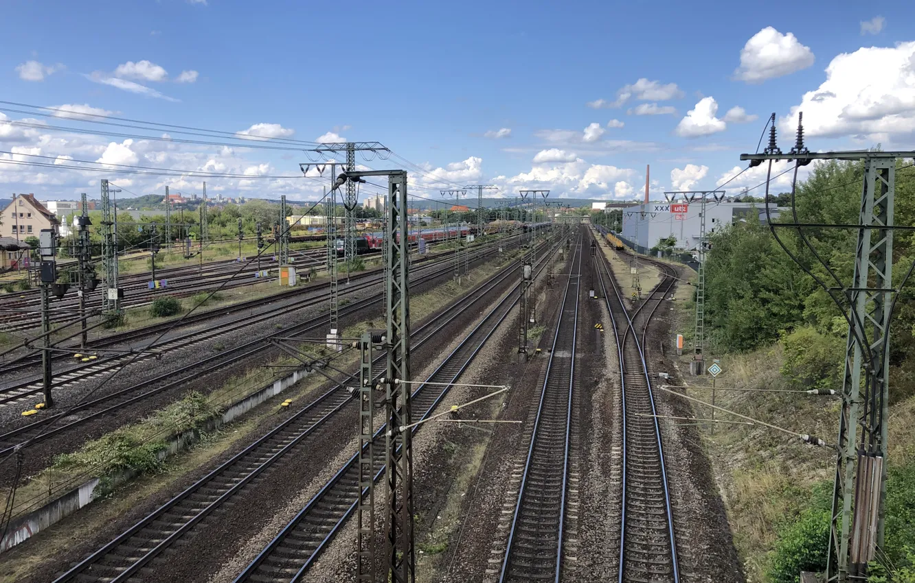Фото обои Небо, Облака, Провода, Столбы, Поезда, Рельсы, Ток